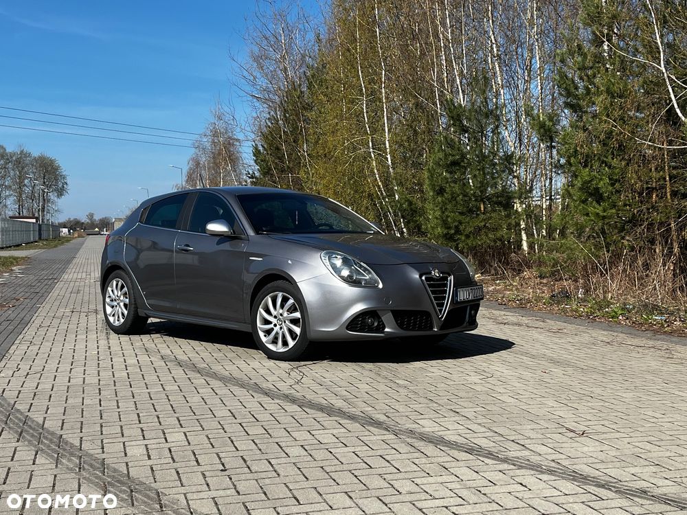 Alfa Romeo Giulietta 2.0 JTDM Distinctive - 1