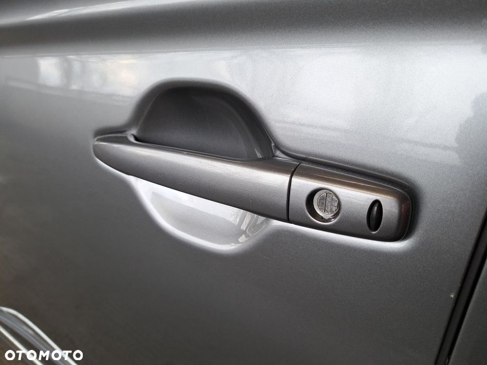 Mitsubishi Outlander - 37