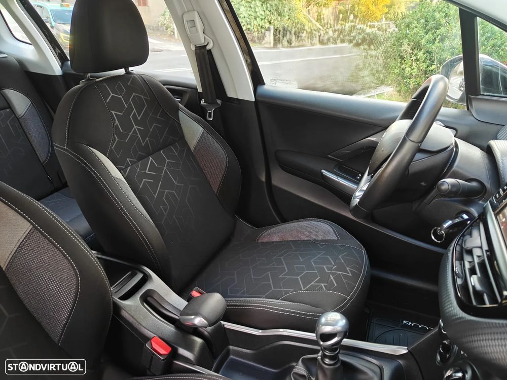 Peugeot 2008 1.5 BlueHDi Style - 12