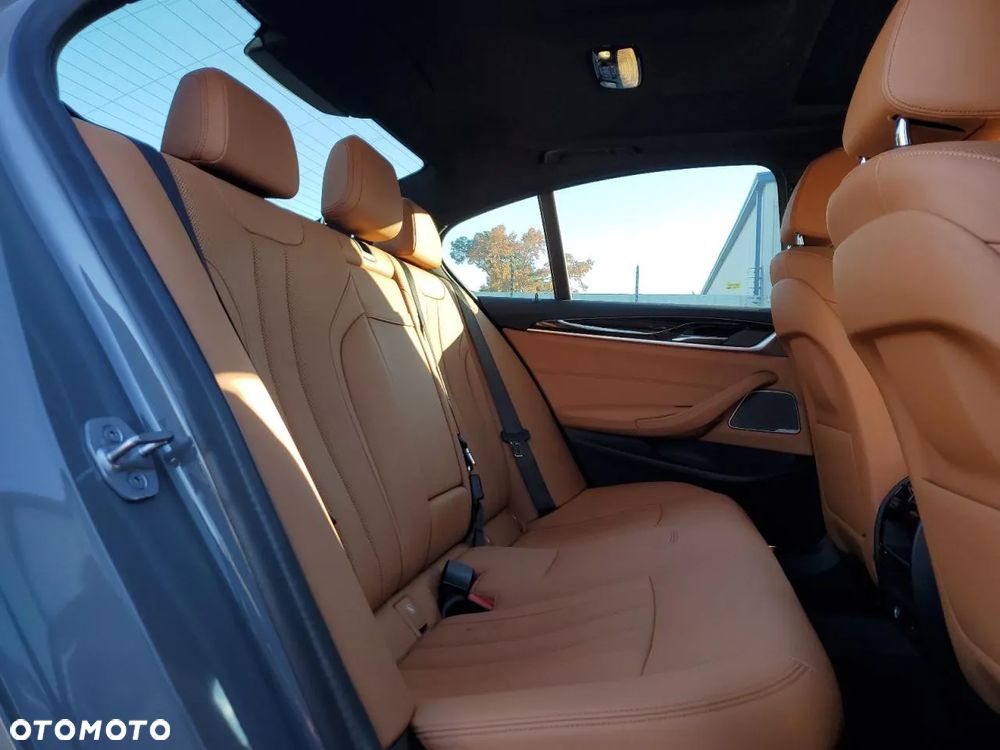 BMW Seria 5 530i M Sport sport - 9