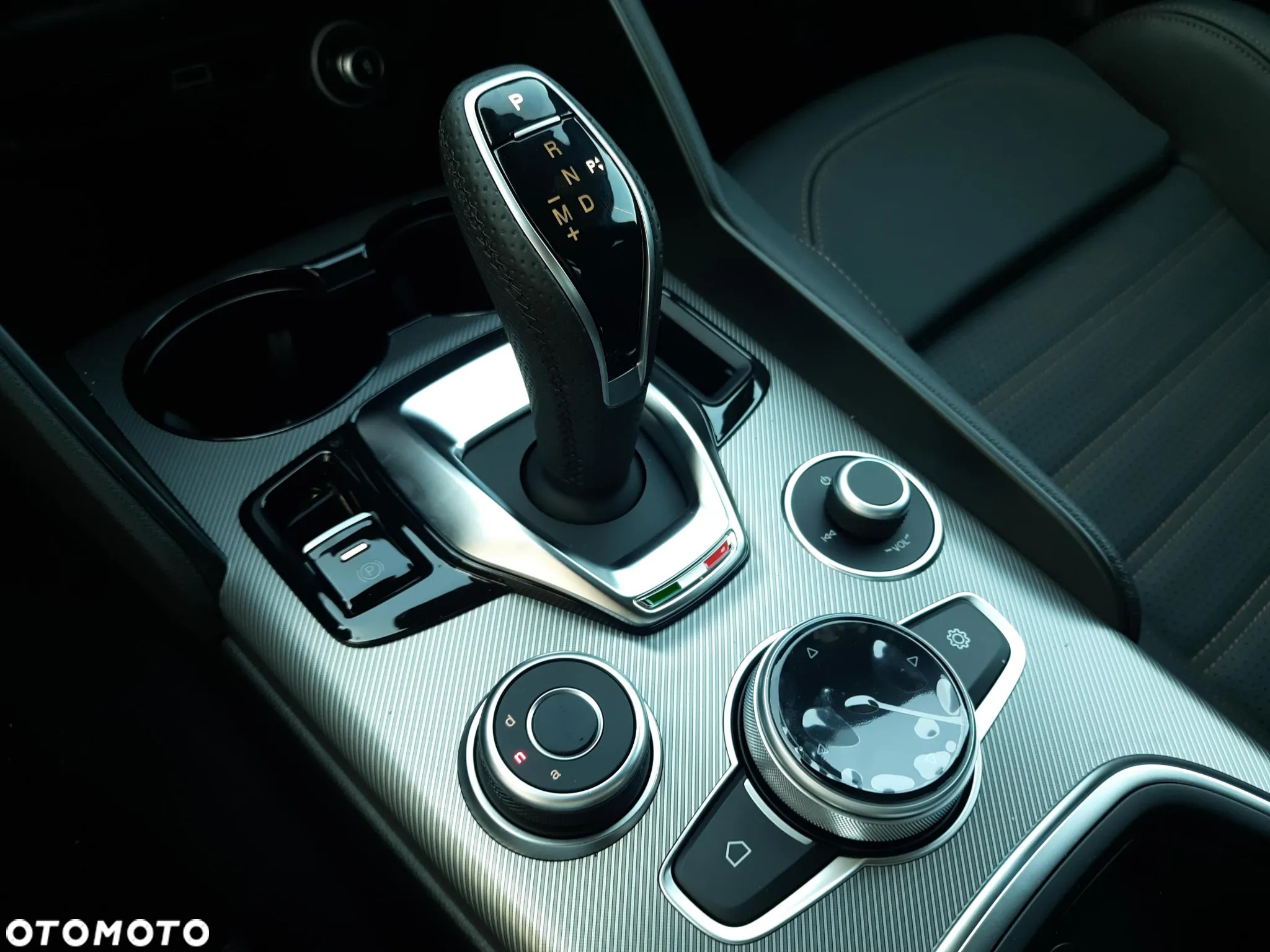 Alfa Romeo Giulia 2.0 Turbo Intensa Q4 - 26