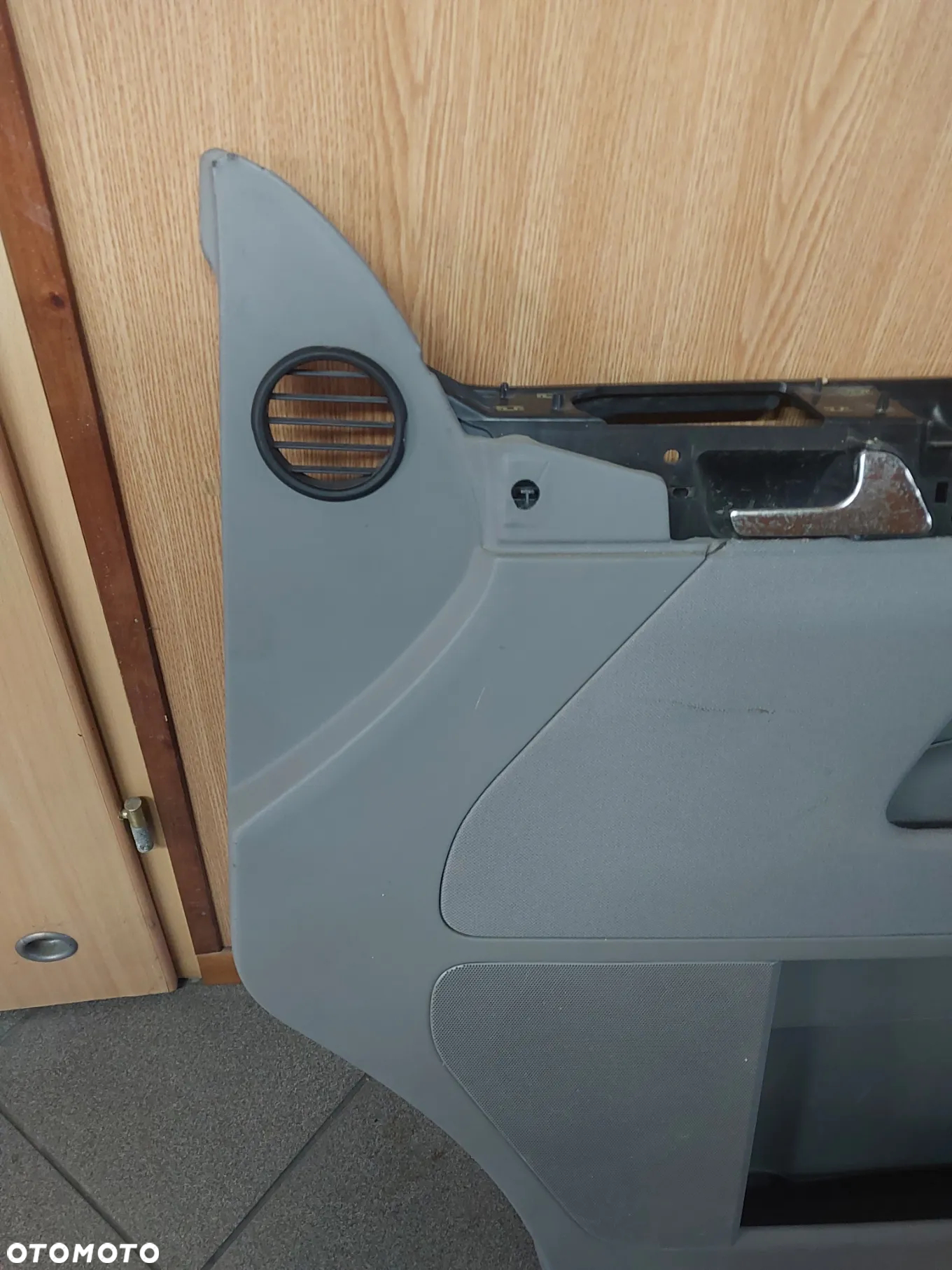 Boczek drzwi prawych vw multiwan t5 - 7