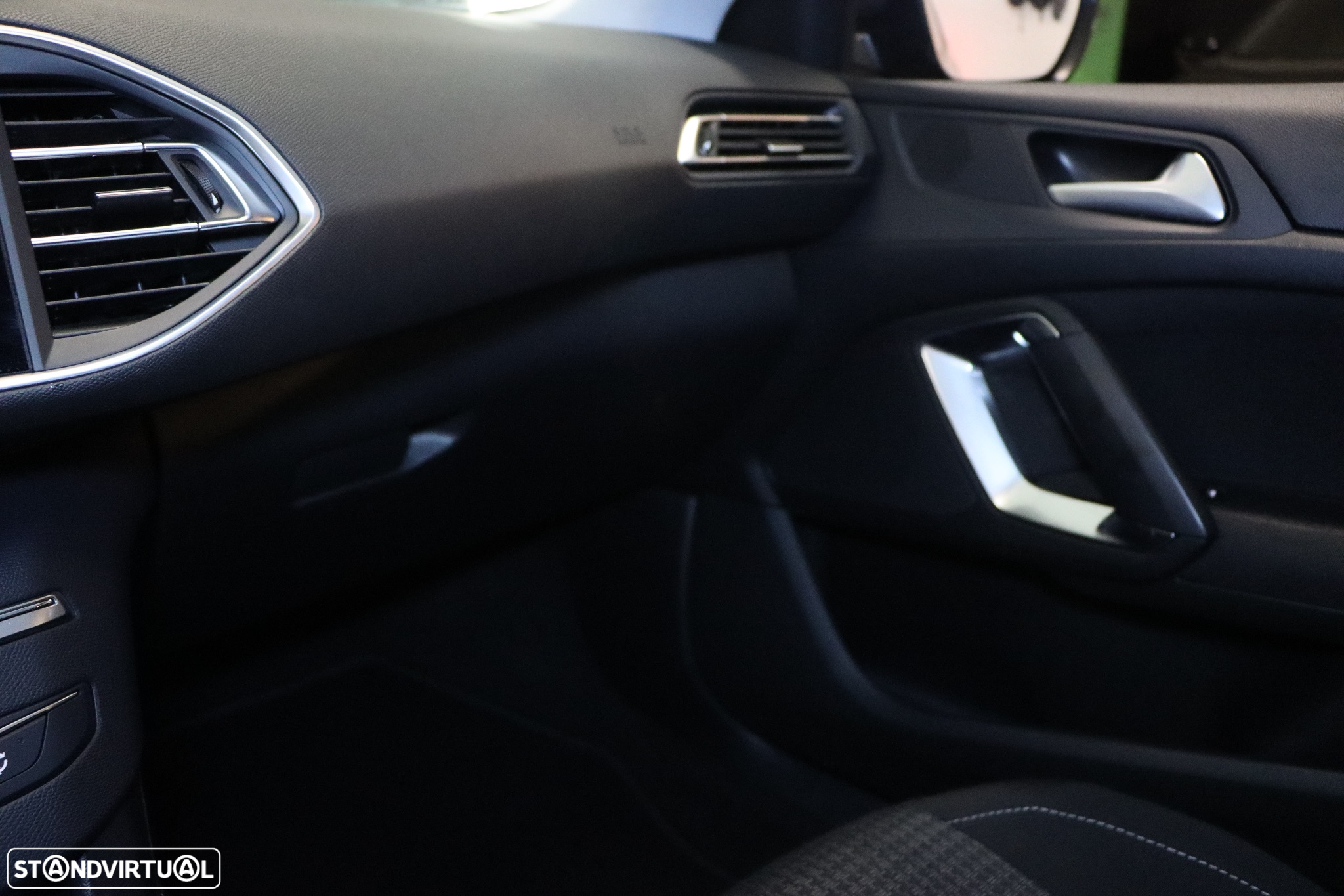 Peugeot 308 PureTech 130 GPF EAT8 Stop & Start Allure - 17