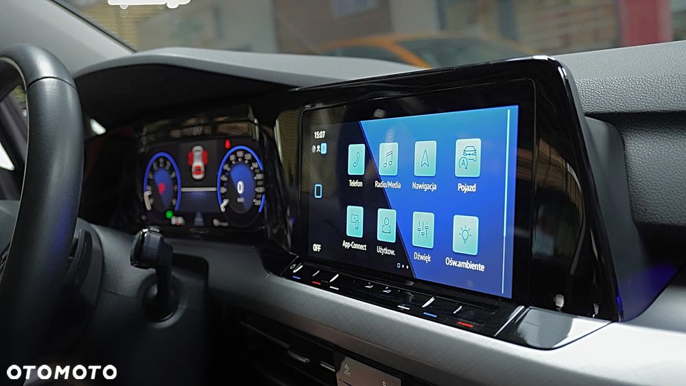 Volkswagen Golf 1.5 eTSI Life DSG - 18