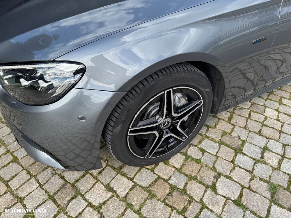 Mercedes-Benz E 300 de AMG Line - 39