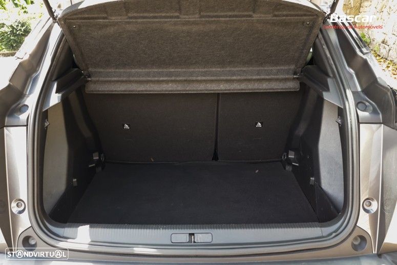 Peugeot 2008 1.2 PureTech Allure - 20