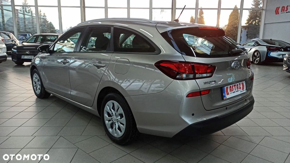 Hyundai i30 1.5 DPI Classic + - 9