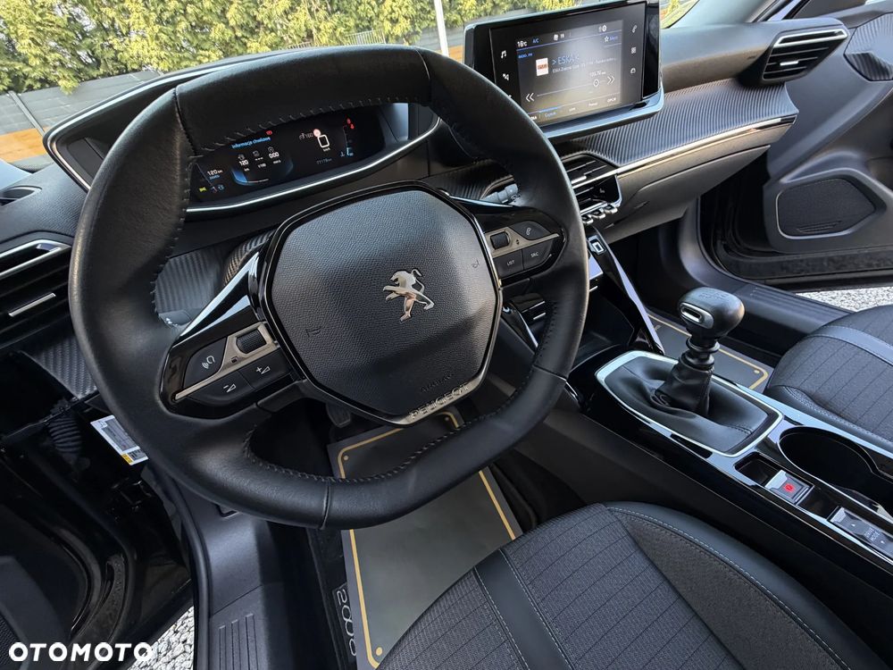 Peugeot 2008 1.2 PureTech Allure Pack S&S - 30