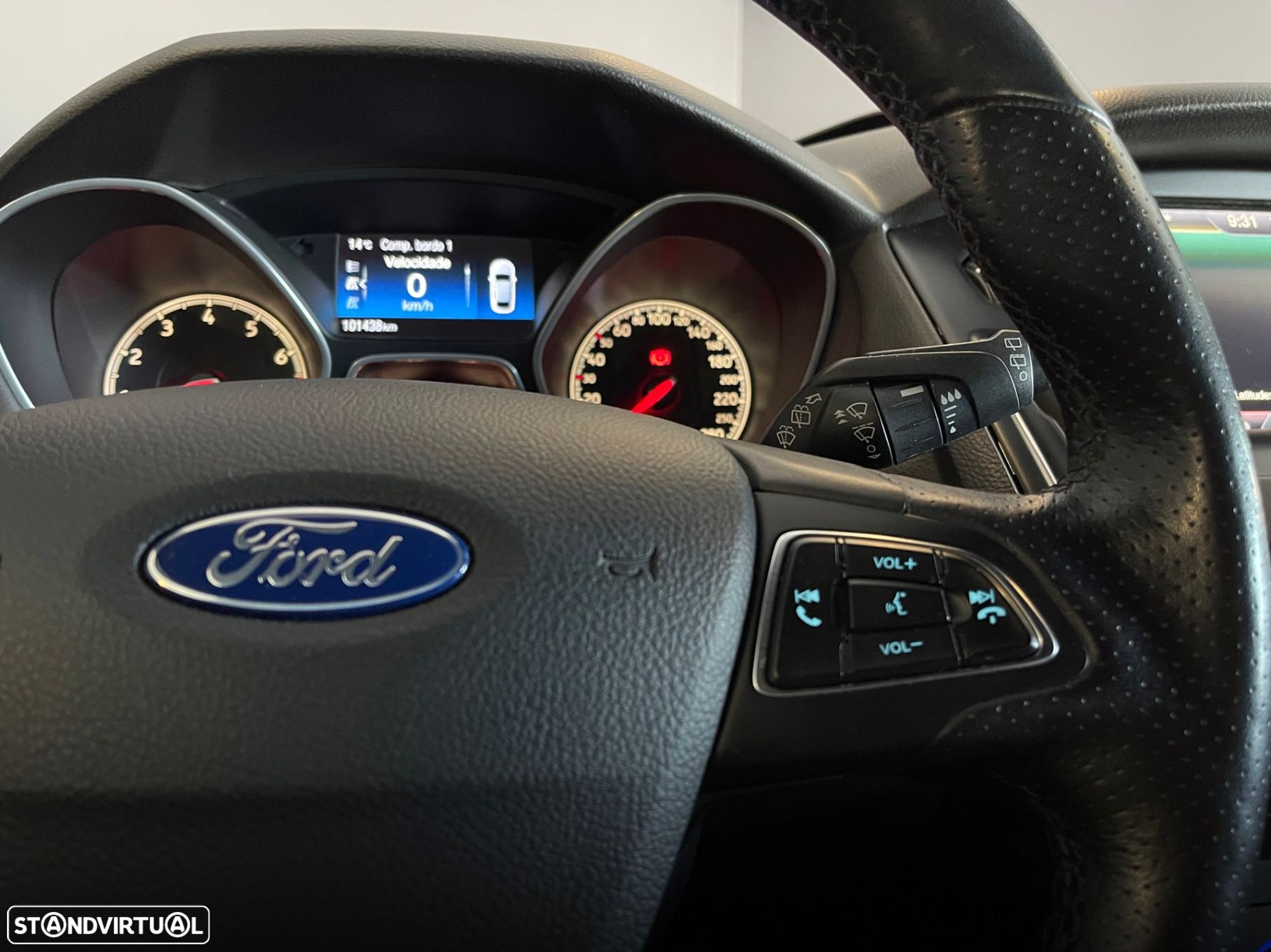 Ford Focus 2.0i ST-2 - 28