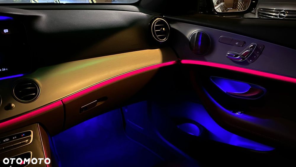 Mercedes-Benz Klasa E 220 d 9G-TRONIC - 27