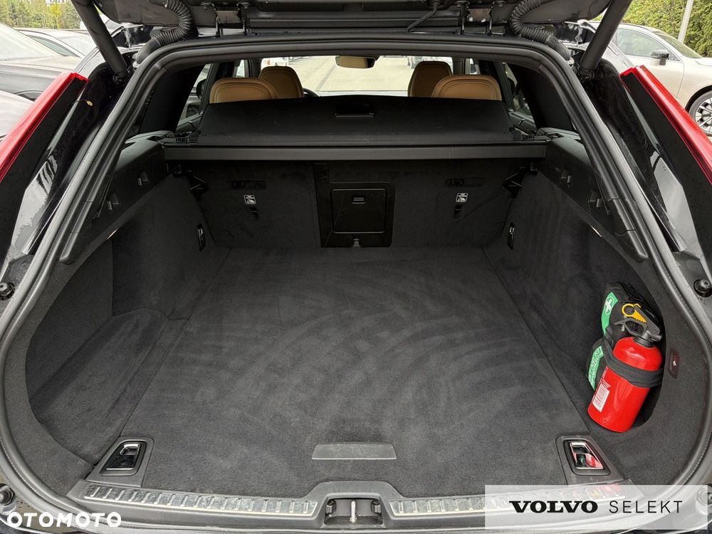 Volvo V90 Cross Country - 30