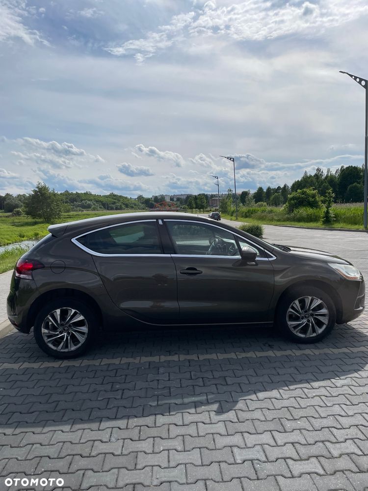 Citroën DS4 1.6 e-HDi SoChic MCP - 4