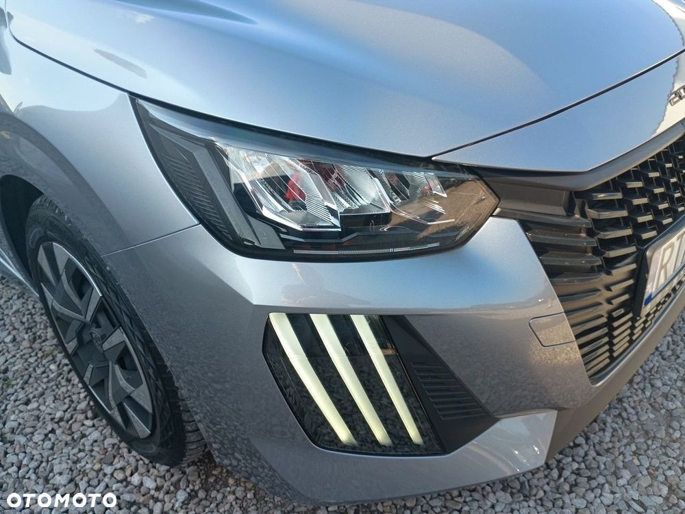 Peugeot 208 - 13