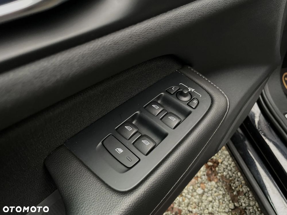 Volvo V60 D4 Geartronic Summum - 34
