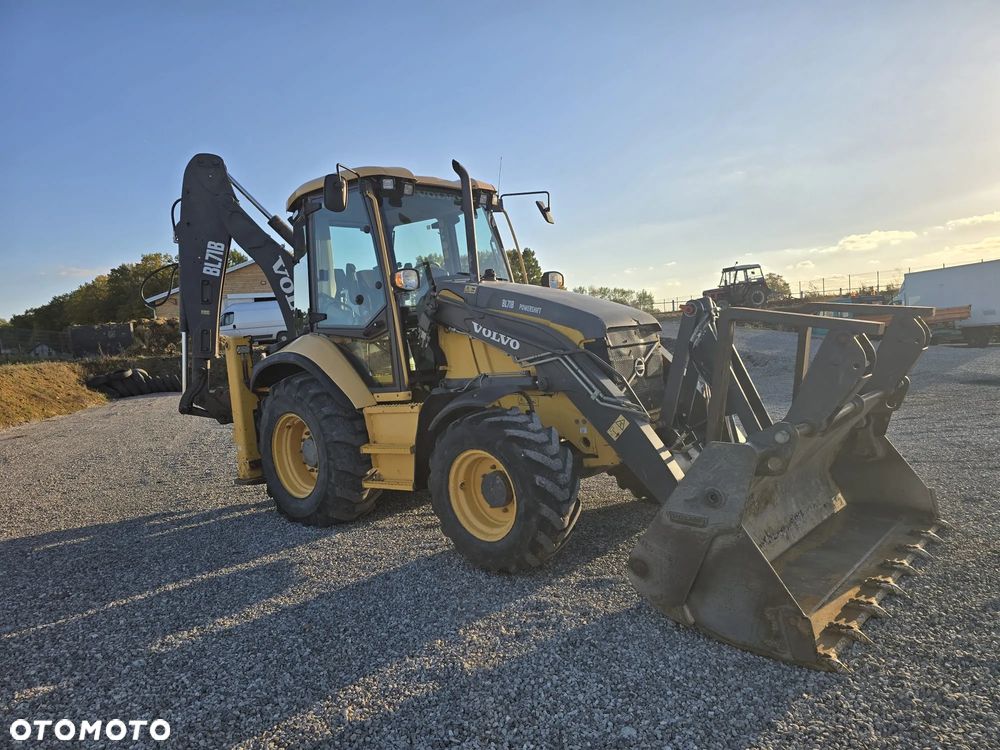 Volvo BL71B - 13
