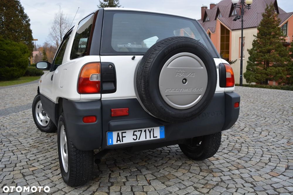 Toyota RAV4 2.0 - 23