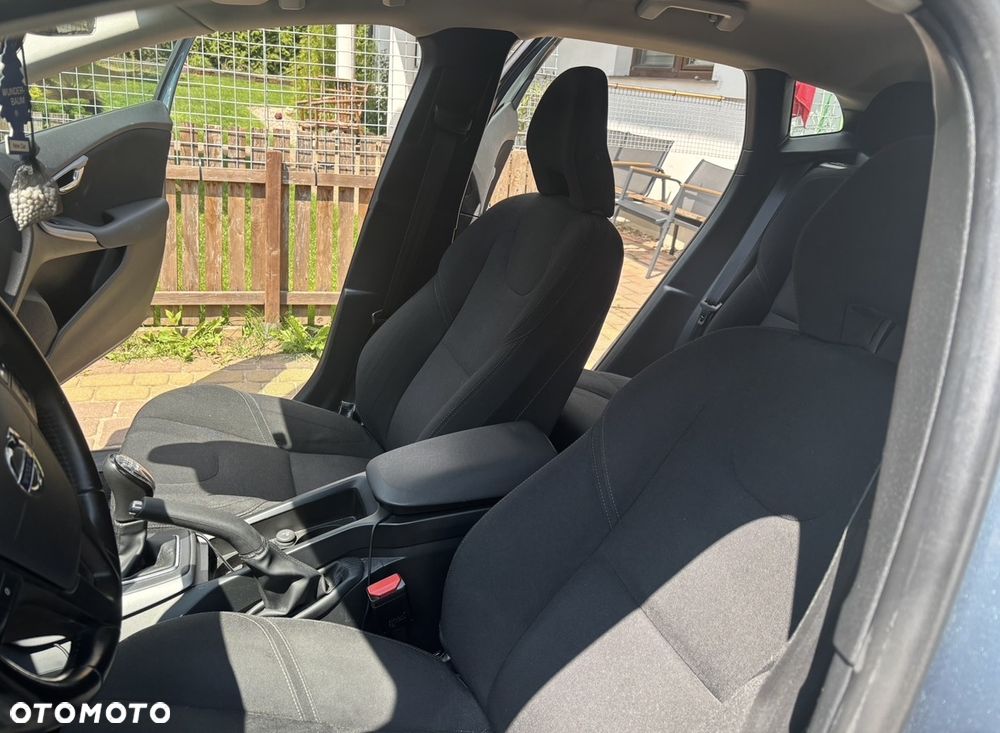 Volvo V40 D2 Base - 16
