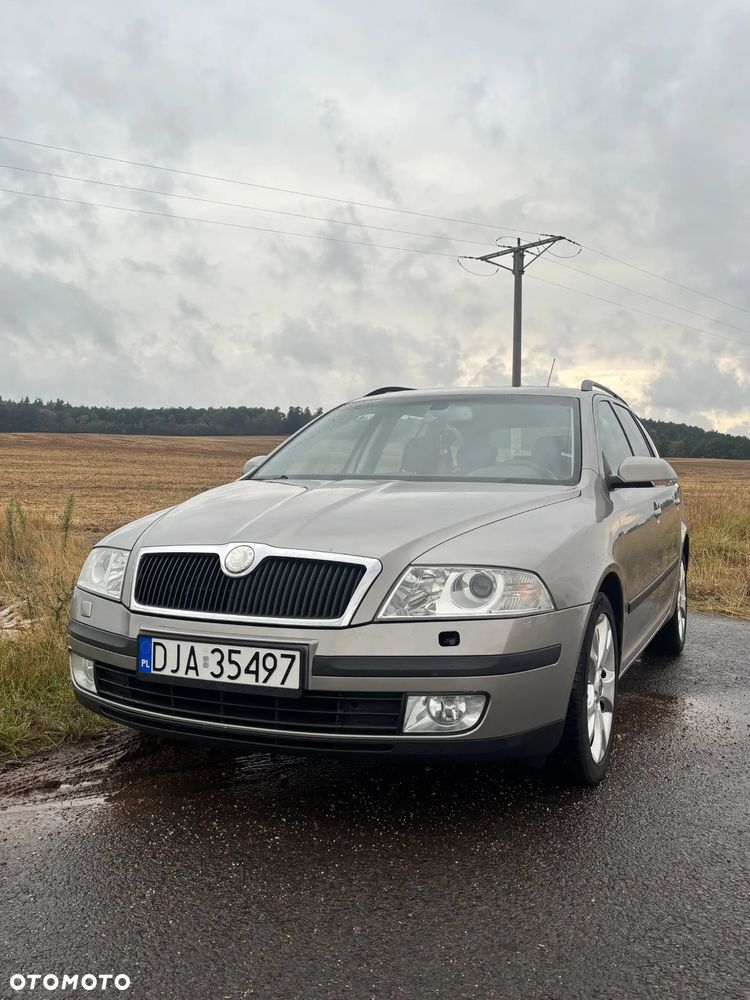 Skoda Octavia 1.6 FSI Ambiente - 2