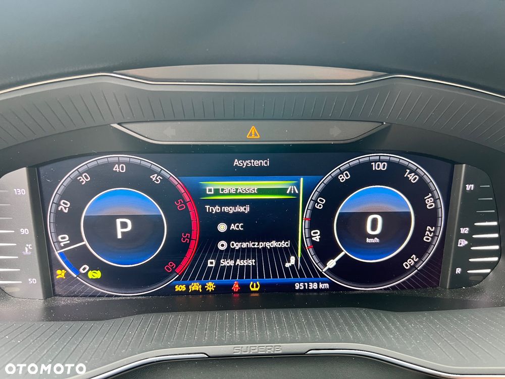Skoda Superb 2.0 TDI SCR 4x4 L&K DSG - 9