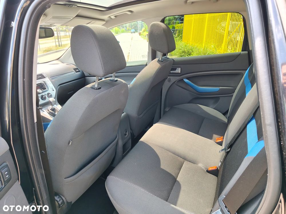 Ford Kuga 2.0 TDCi 4x4 Titanium - 27