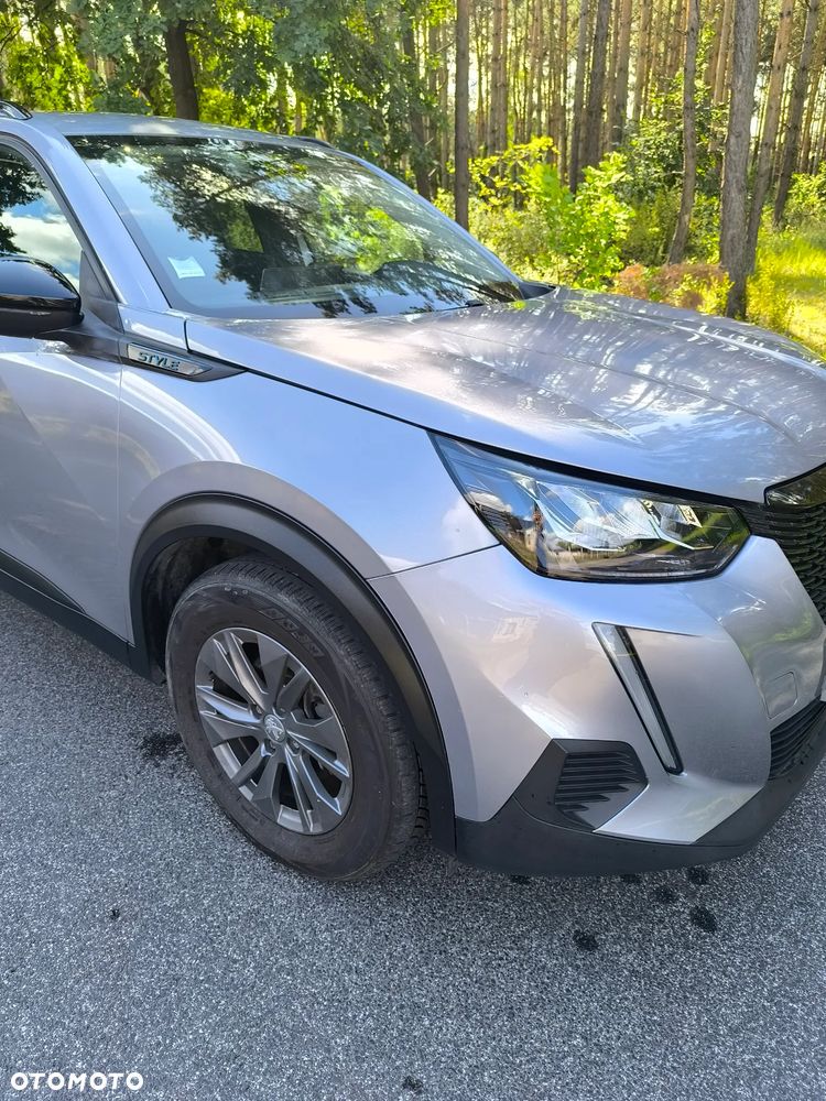 Peugeot 2008 1.2 Pure Tech GPF Style S&S - 17