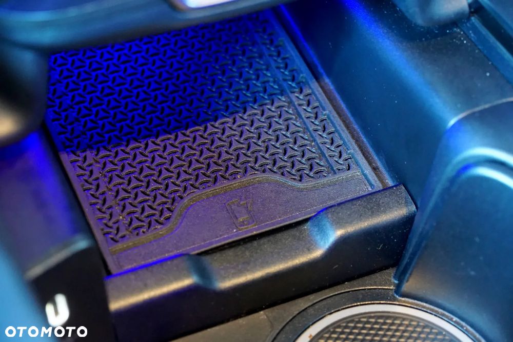 Mercedes-Benz Klasa E 200 4Matic 9G-TRONIC Edition AVANTGARDE - 39