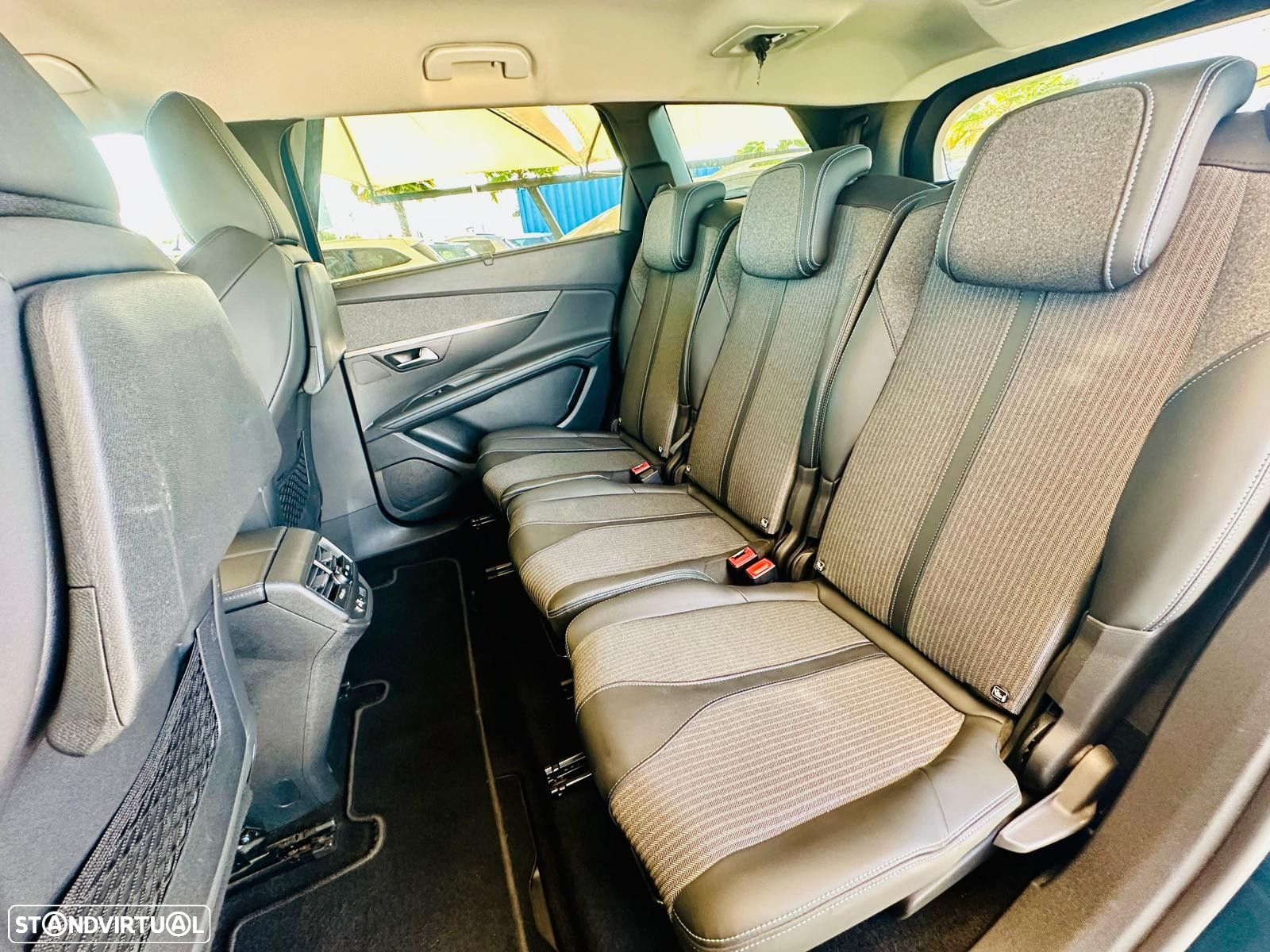 Peugeot 5008 1.5 BlueHDi Allure EAT8 - 22