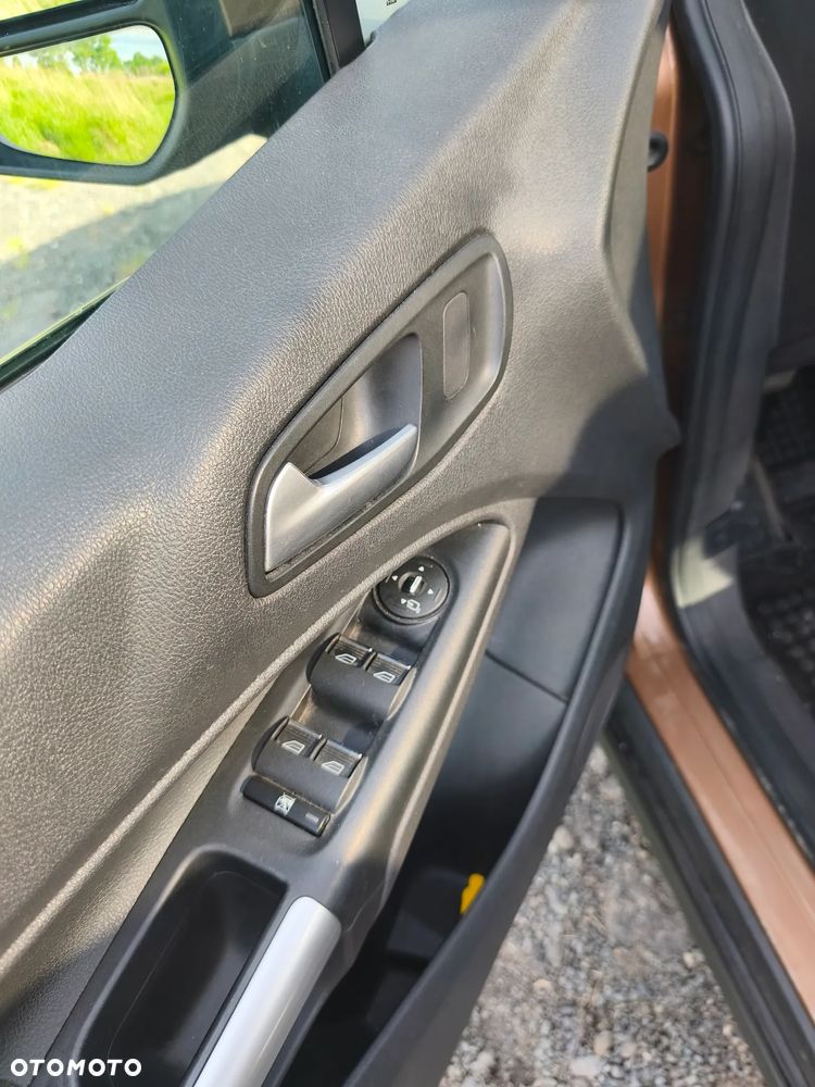 Ford Tourneo Connect Grand - 13
