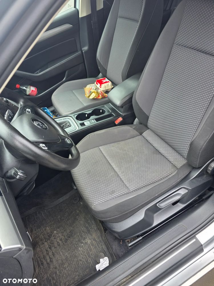 Volkswagen Passat 2.0 TDI (BlueMotion Technology) DSG Comfortline - 14