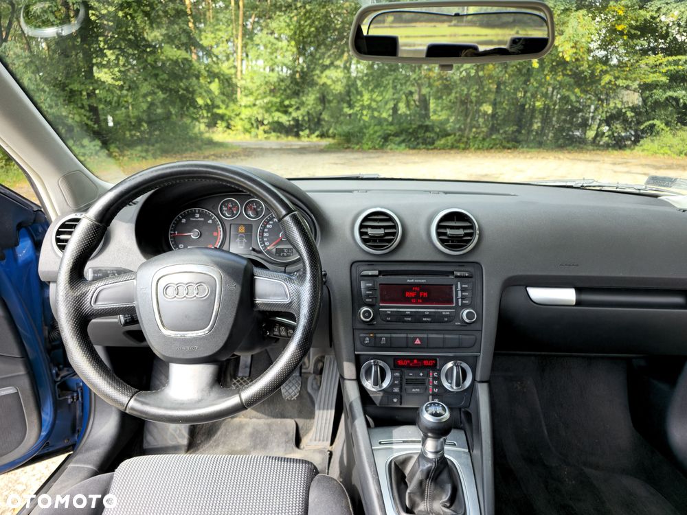 Audi A3 3-drzwiowe 1.6 TDI DPF Ambiente - 11