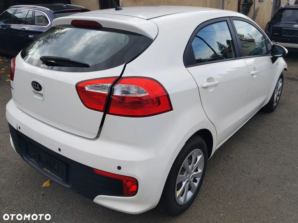 Kia Rio - 4