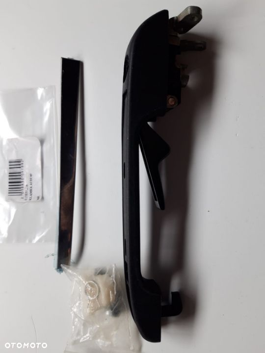 KLAMKA z przodu prawa strona  bez wkałdki  AUDI 80,90  1978--1991  813.837.208,813837208 - 1