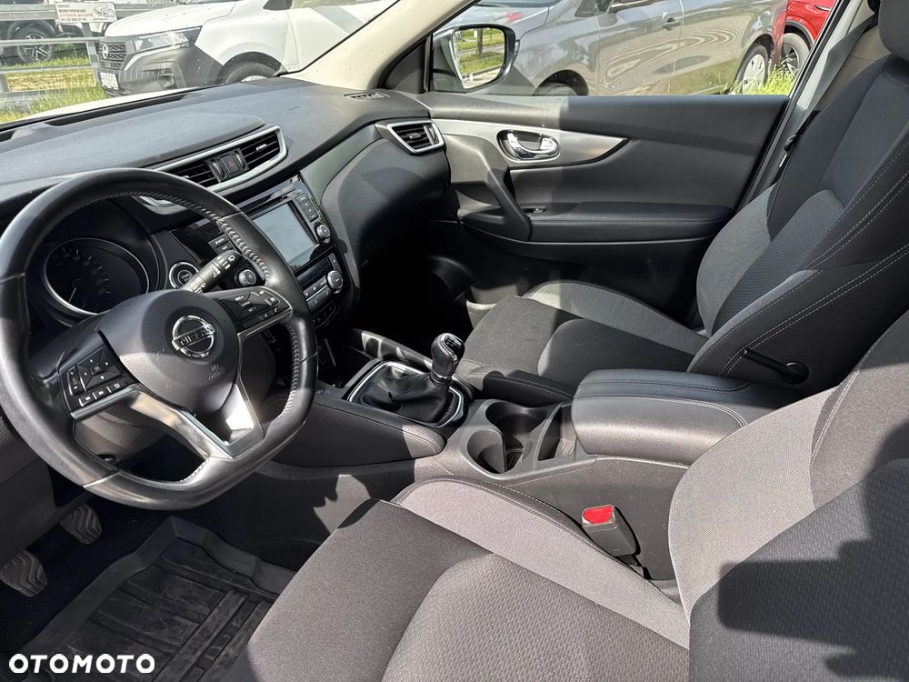 Nissan Qashqai 1.3 DIG-T N-Connecta EU6d - 12