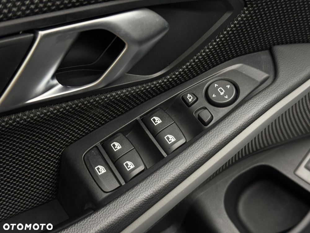 BMW Seria 3 318i - 23