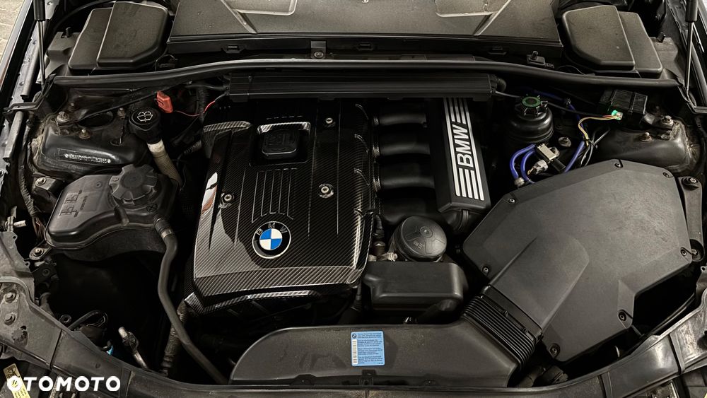 BMW Seria 3 325xi - 16