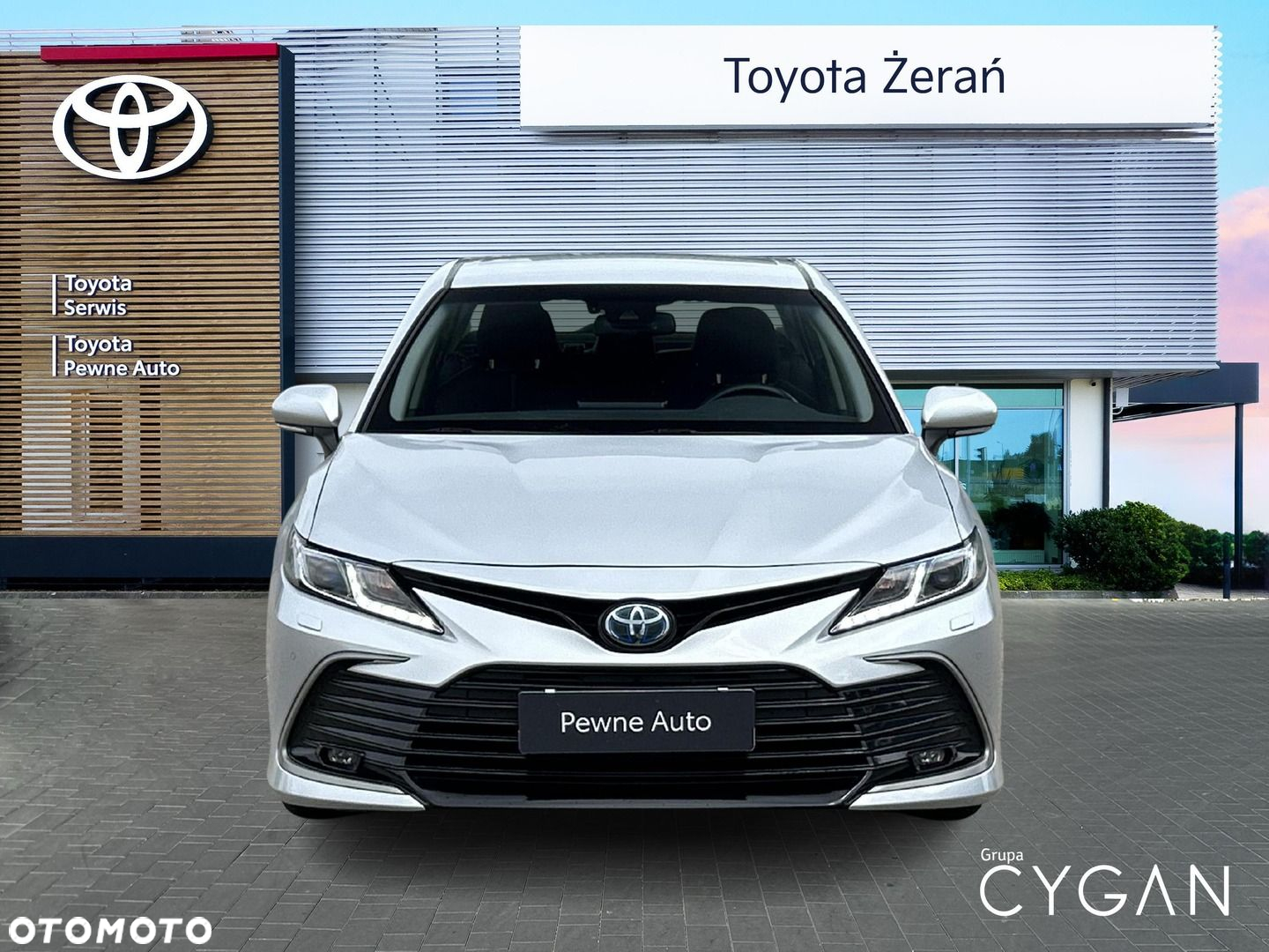 Toyota Camry - 2