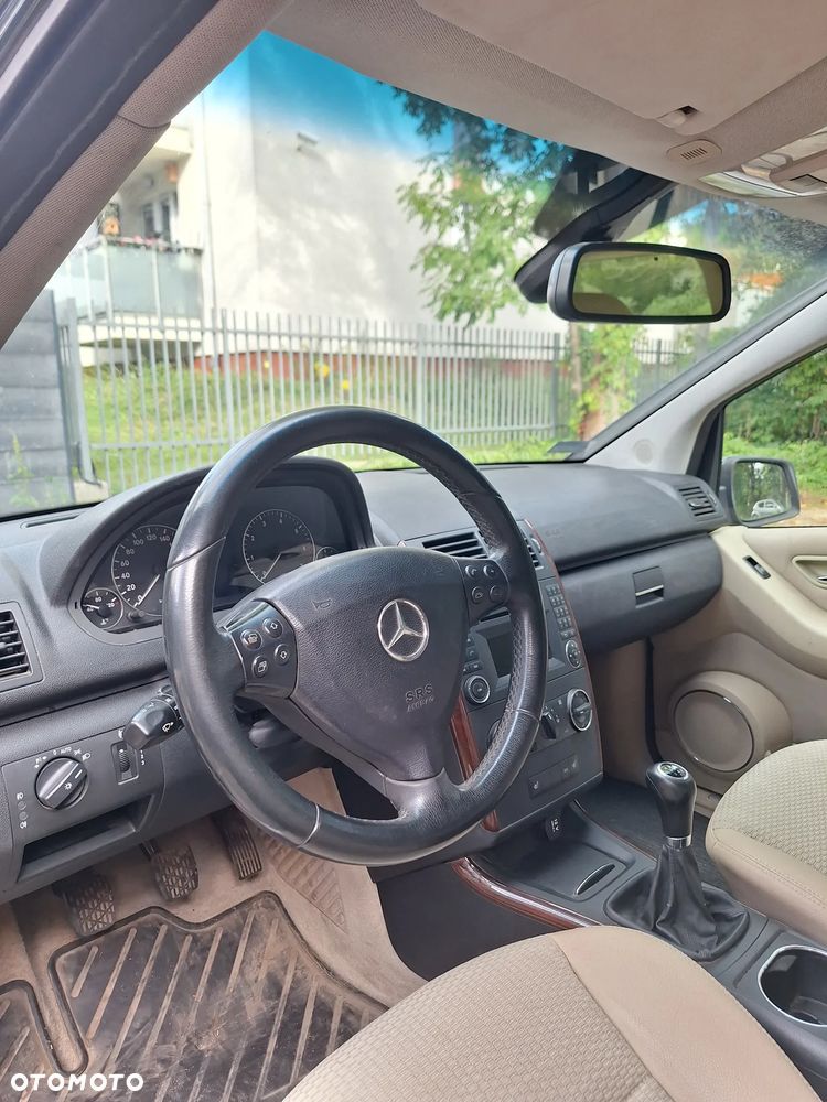 Mercedes-Benz Klasa A 180 BlueEFFICIENCY Elegance - 5