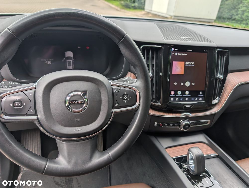 Volvo XC 60 B6 B AWD Momentum Pro - 17