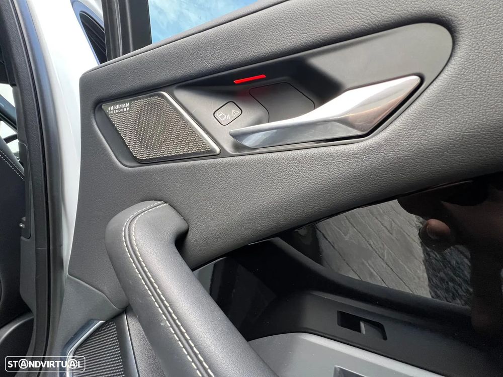 Jaguar I-Pace ver-ev400-r--dynamic-hse-awd - 15