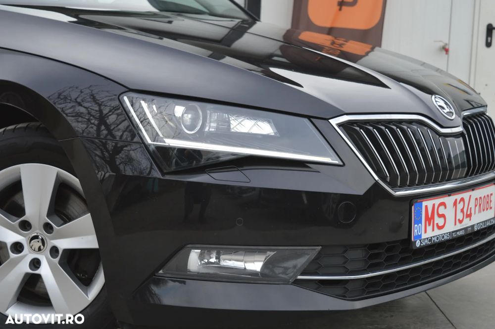 Skoda Superb 2.0 TDI DSG Ambition - 5