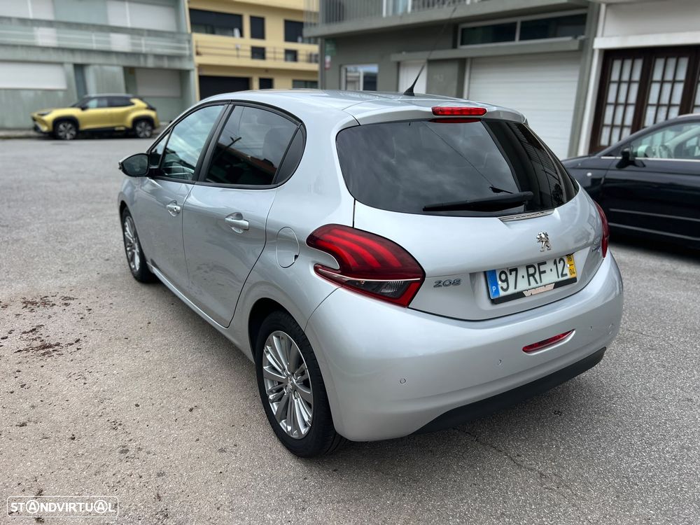 Peugeot 208 1.6 BlueHDi Style - 6