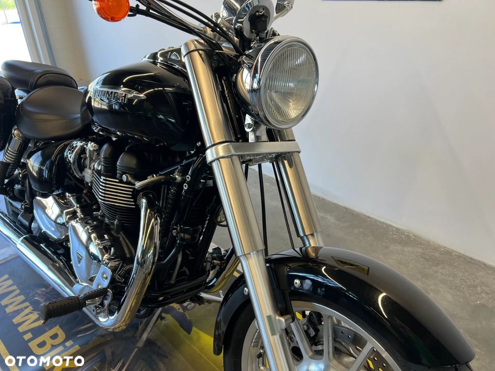 Triumph America - 22