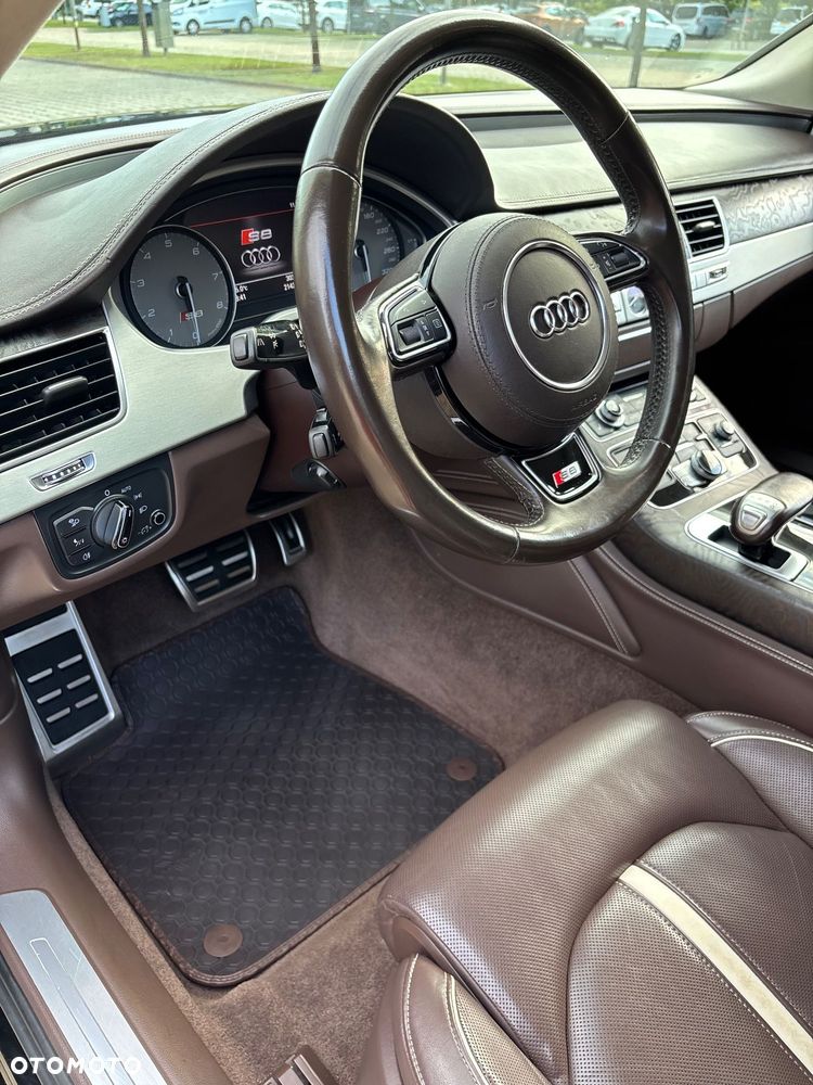 Audi S8 - 18