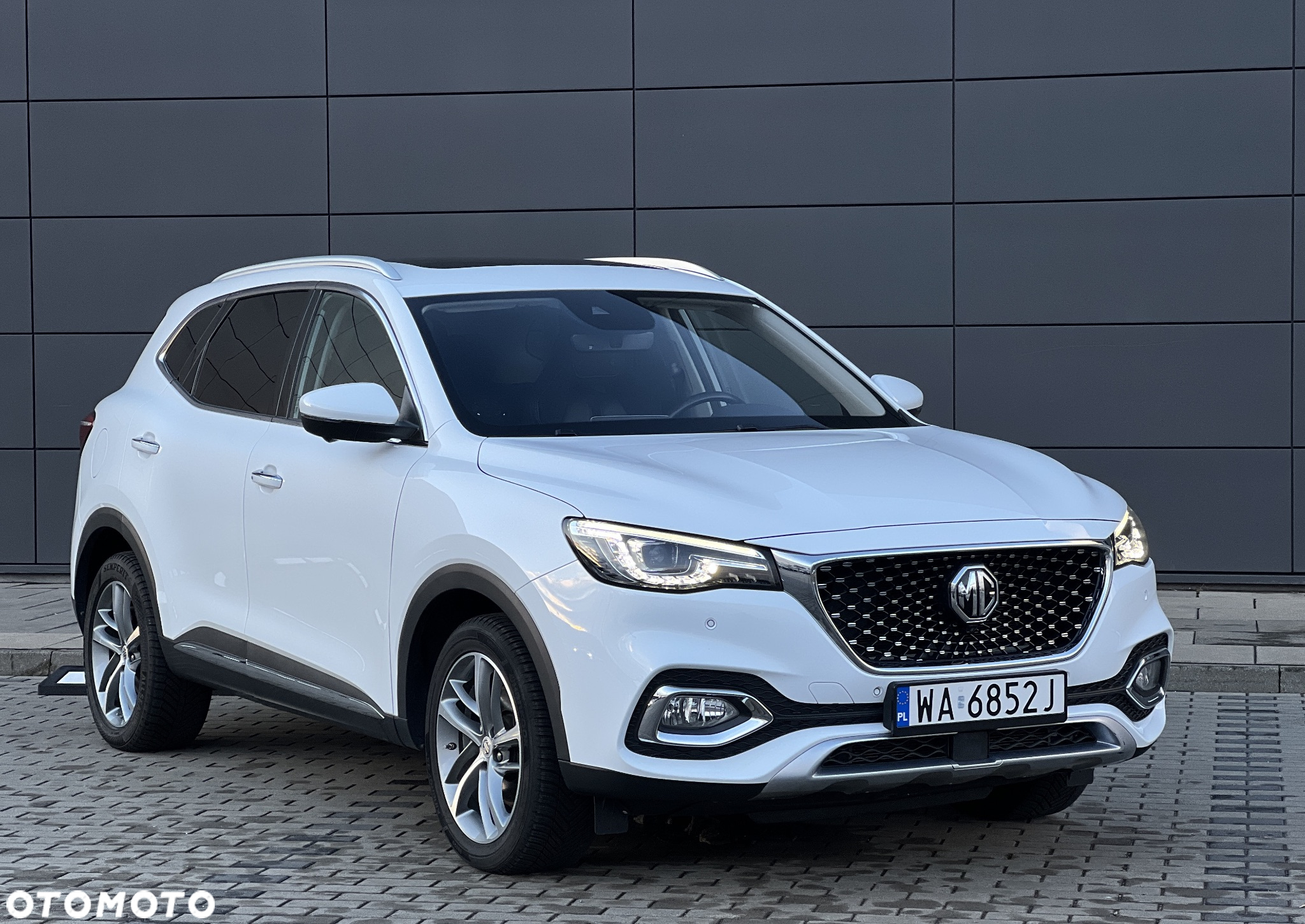 MG EHS 1.5T-GDI PHEV Luxury - 2