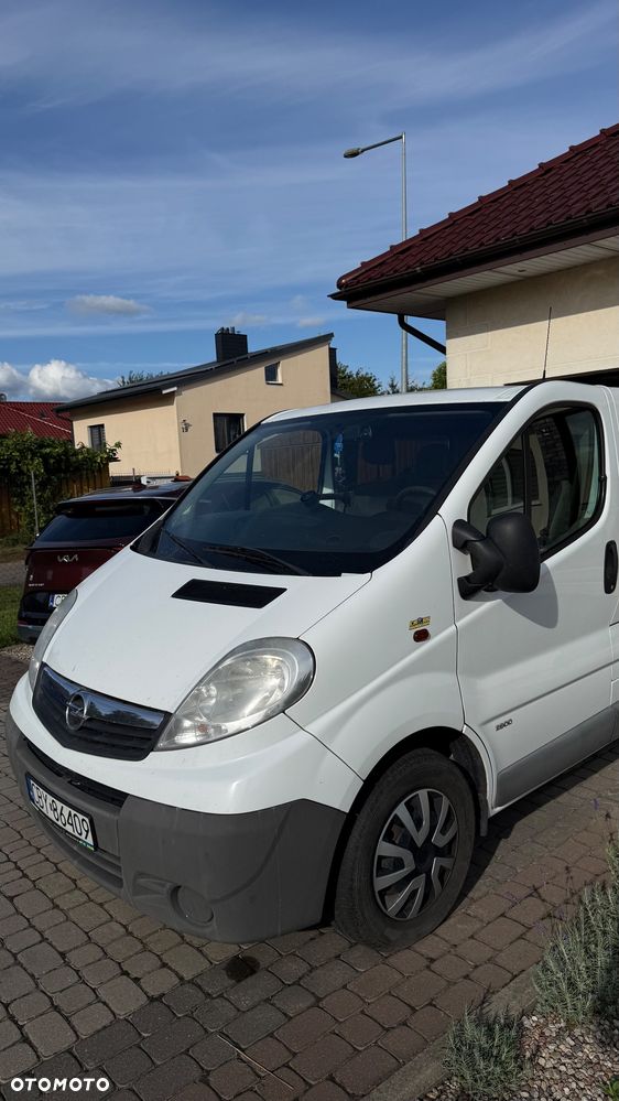 Opel Vivaro 2013 photo 3