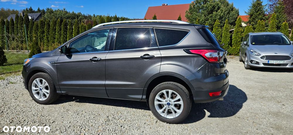 Ford Kuga 2.0 TDCi 2x4 Titanium - 10