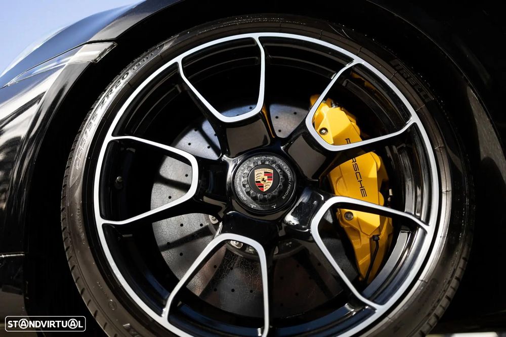 Porsche 911 (992) Turbo S PDK - 35