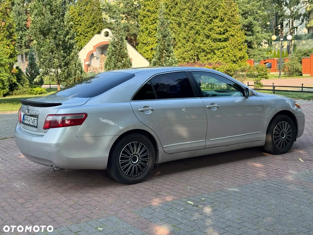 Toyota Camry - 10