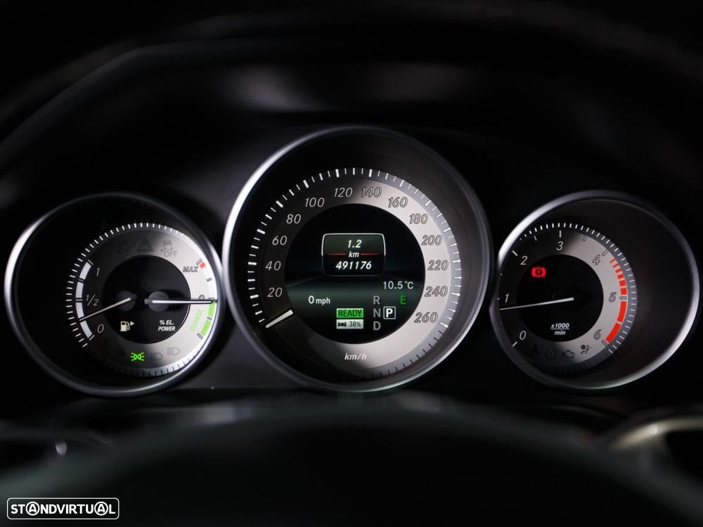 Mercedes-Benz E 300 Bluetec Hybrid Avantgarde - 12