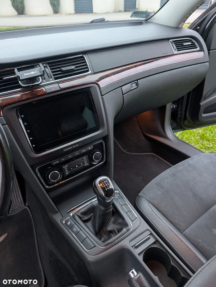 Skoda Superb 2.0 TDI Elegance - 15